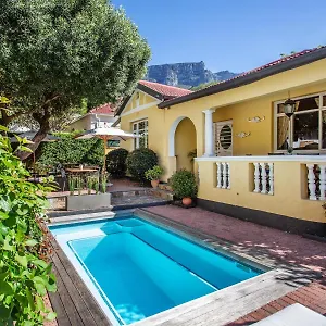 toms-guest-house.hotels-capetown.com/